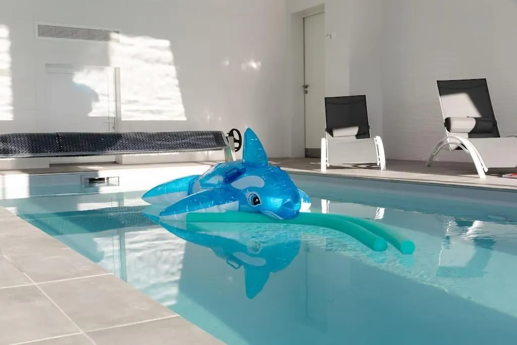 Villa Elisa Piscine Interieure Partagee Chauffee A 29 Degres A 100M De La Plage Sibiril